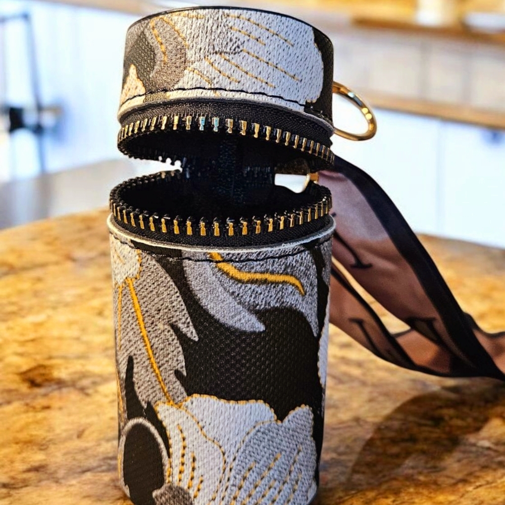 Floral Embossed Bucket Chain Key - Picture 4 of 6